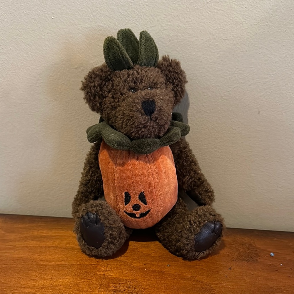 Vintage Boyd’s Collection Halloween Bear
